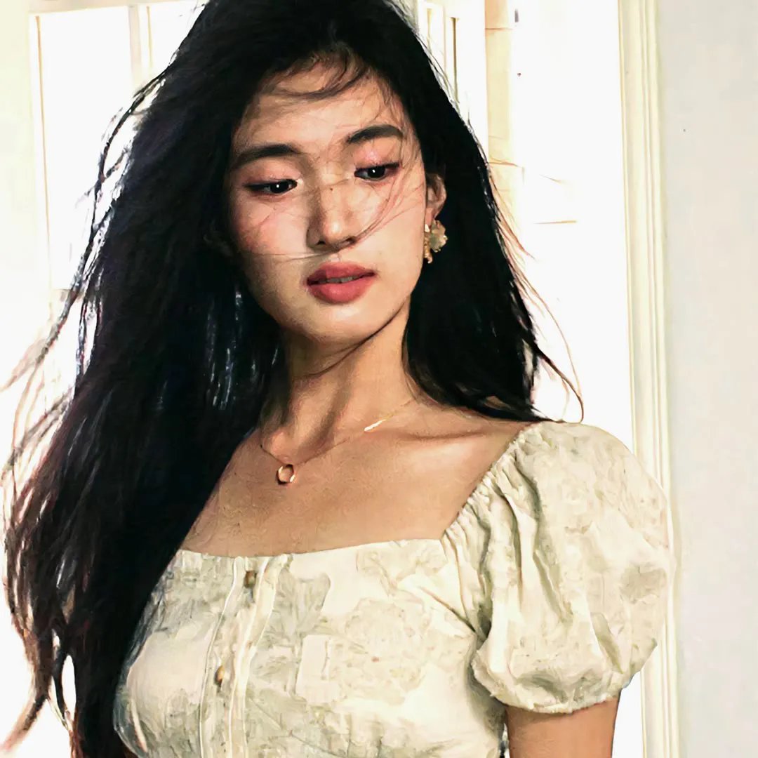 她与她的自画像